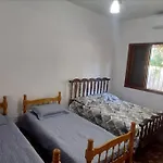 Casa Com Piscina, A 330M Da Praia Das Toninhas, Com 4Suites, 5 Banheiros Para16 Pessoas, 5Carros, Animais