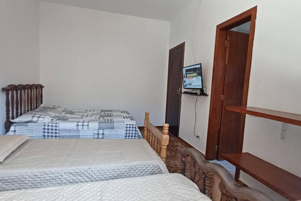 Casa Com Piscina, A 330m Da Toninhas, Com 4suites, 5 Banheiros Para16 Pessoas, 5carros, Animais Casa de férias *