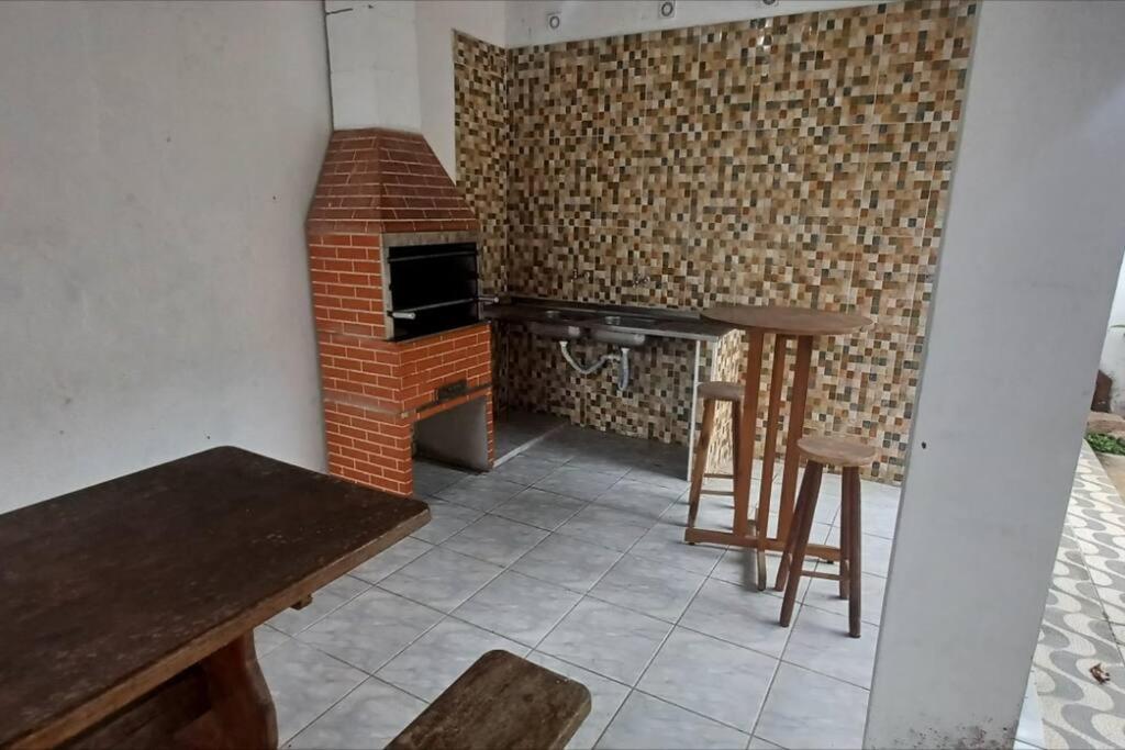 Casa Com Piscina, A 330m Da Toninhas, Com 4suites, 5 Banheiros Para16 Pessoas, 5carros, Animais Casa de férias *
